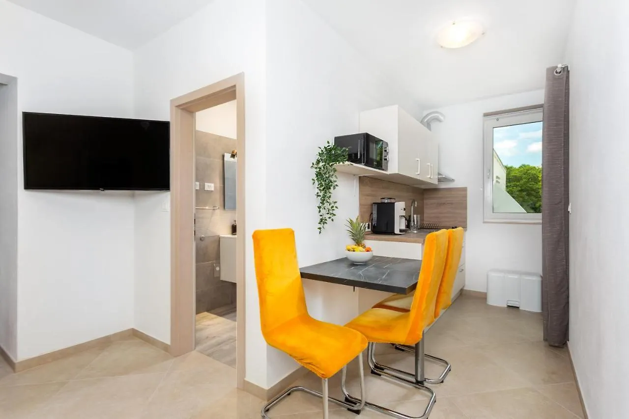 Divine Apartments Baska