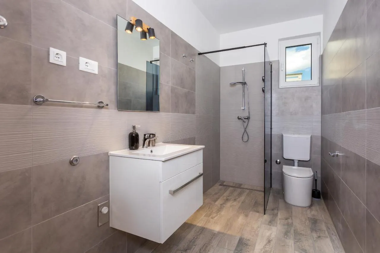 Divine Apartments Baska