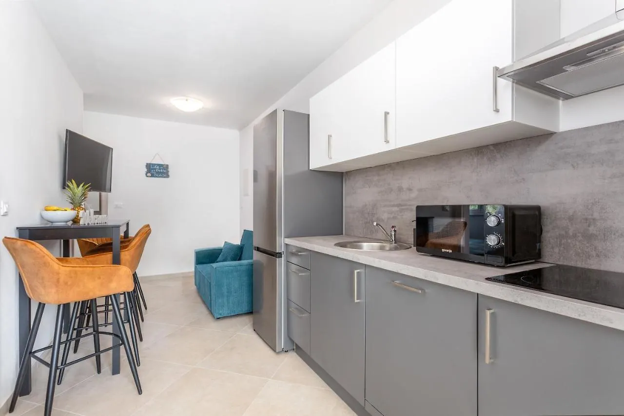 Divine Apartments Baska