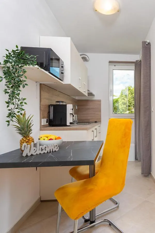 Divine Apartments Baska   Baska (Krk)