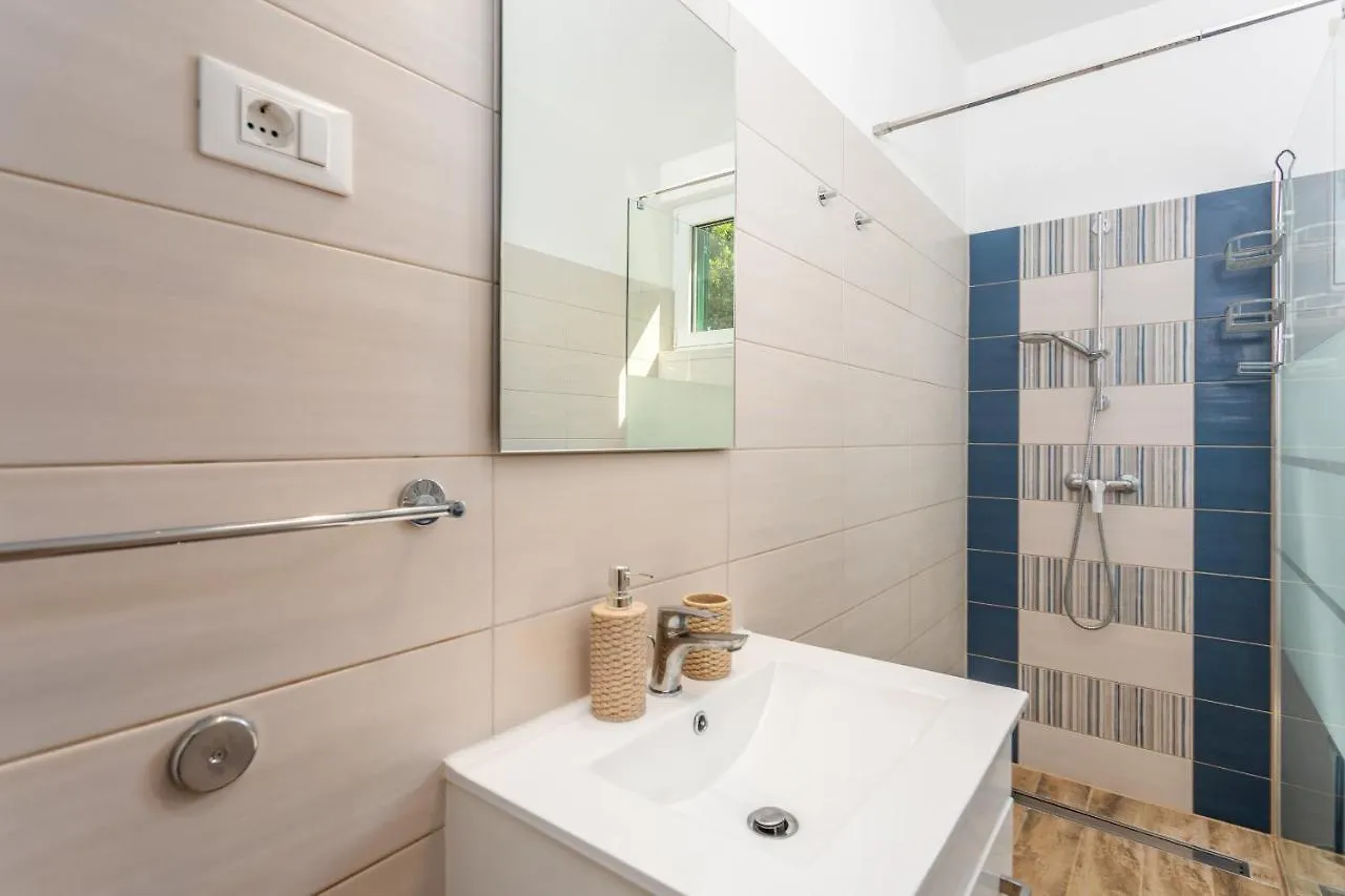 Divine Apartments Baska