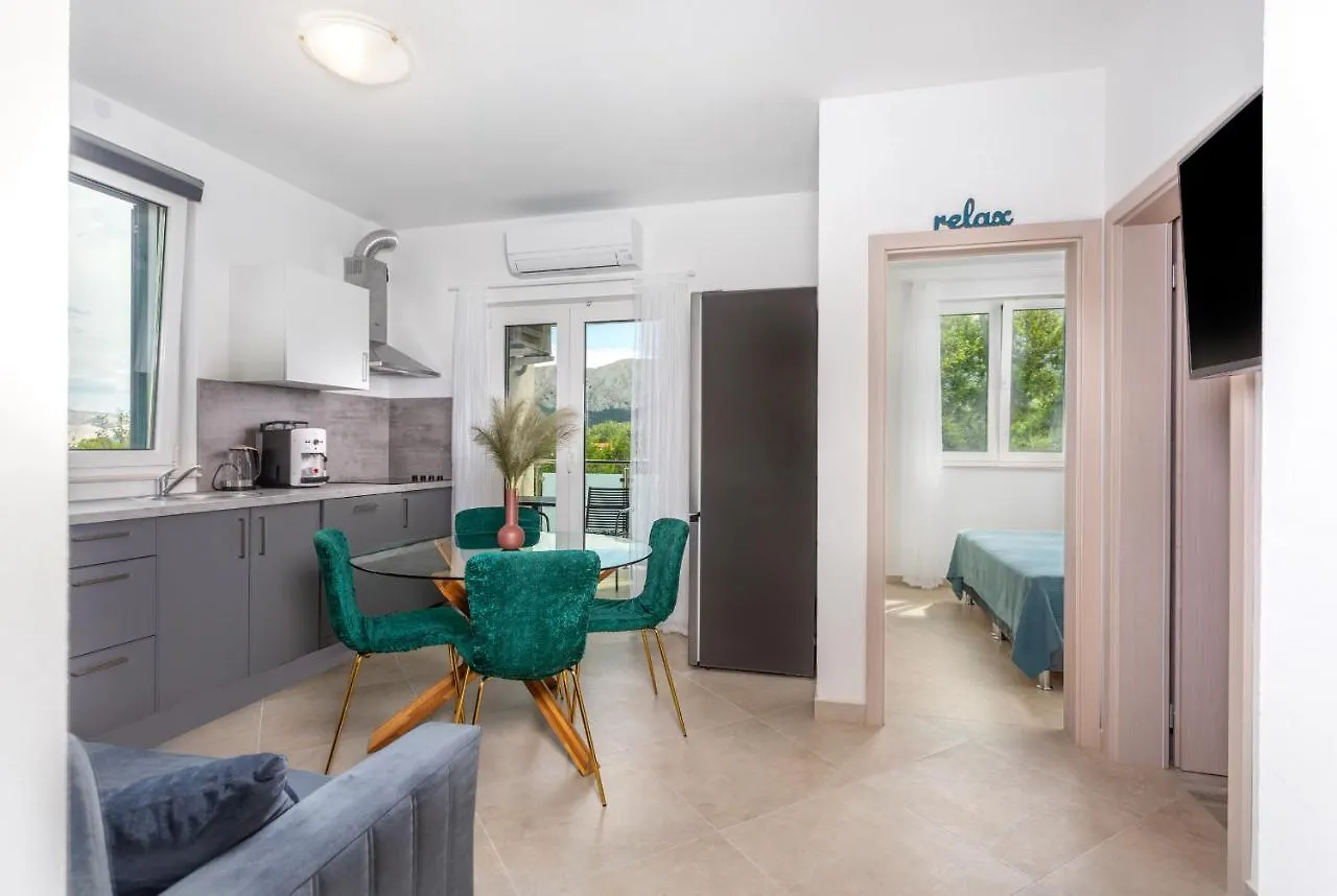 Divine Apartments Baska