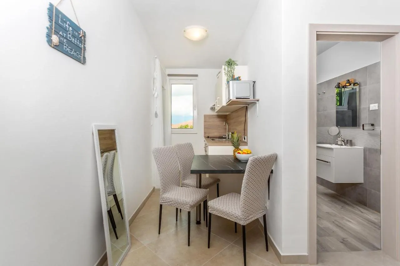 Divine Apartments Baska
