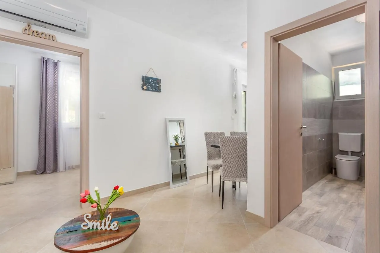 Divine Apartments Baska  0*, Baska (Krk)