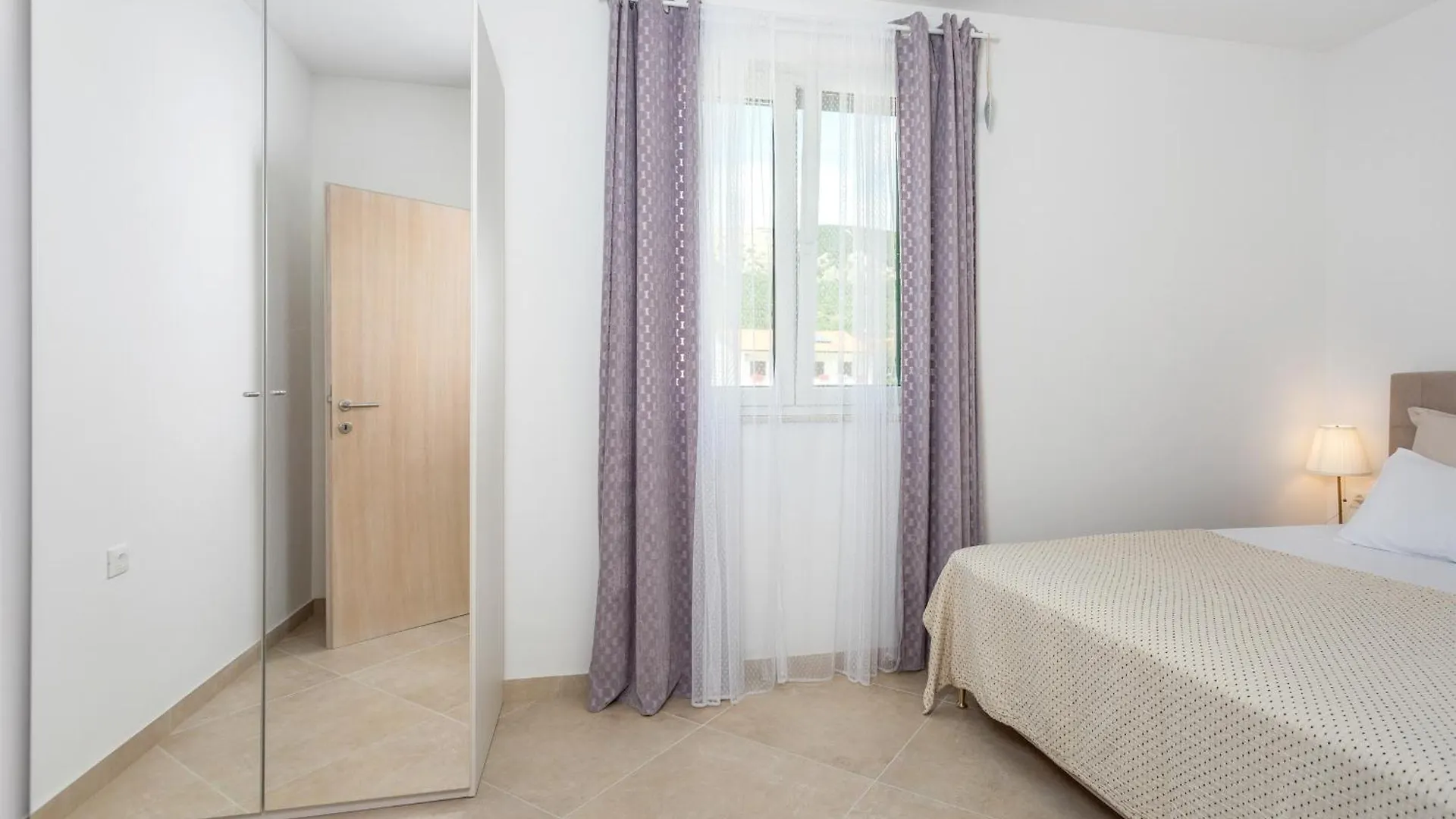 Divine Apartments Baska