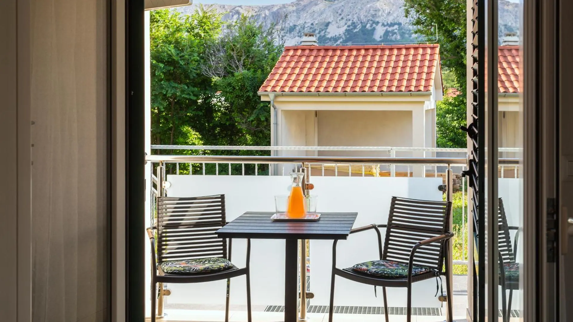 Divine Apartments Baska