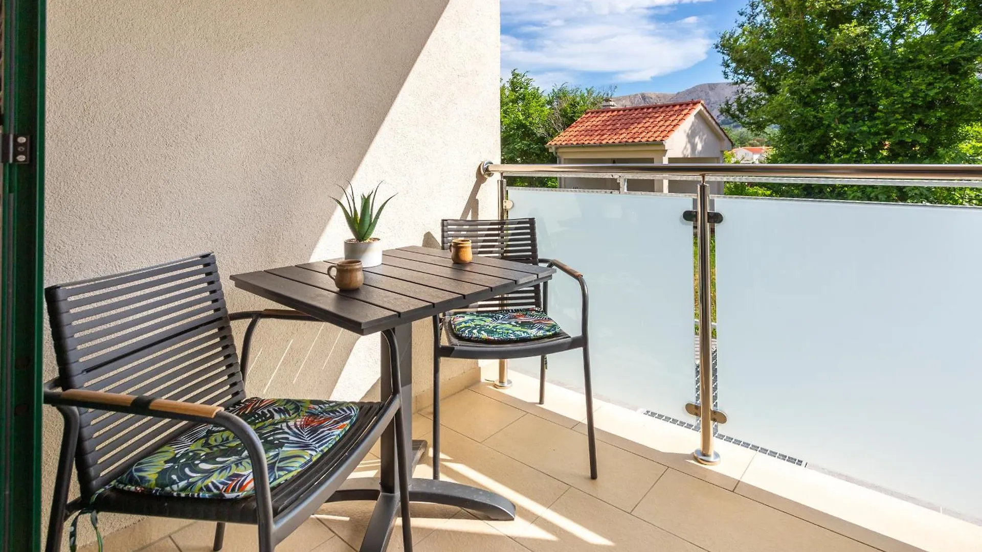 Divine Apartments Baska