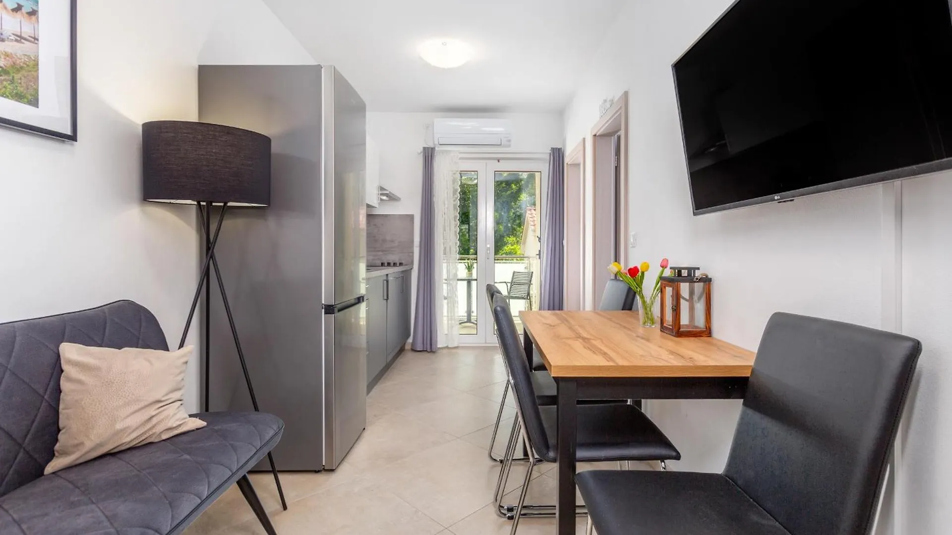 Divine Apartments Baska