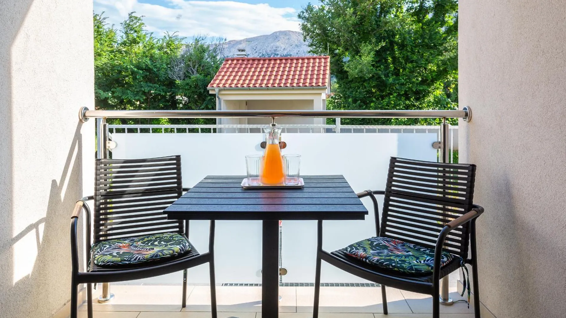 Divine Apartments Baska