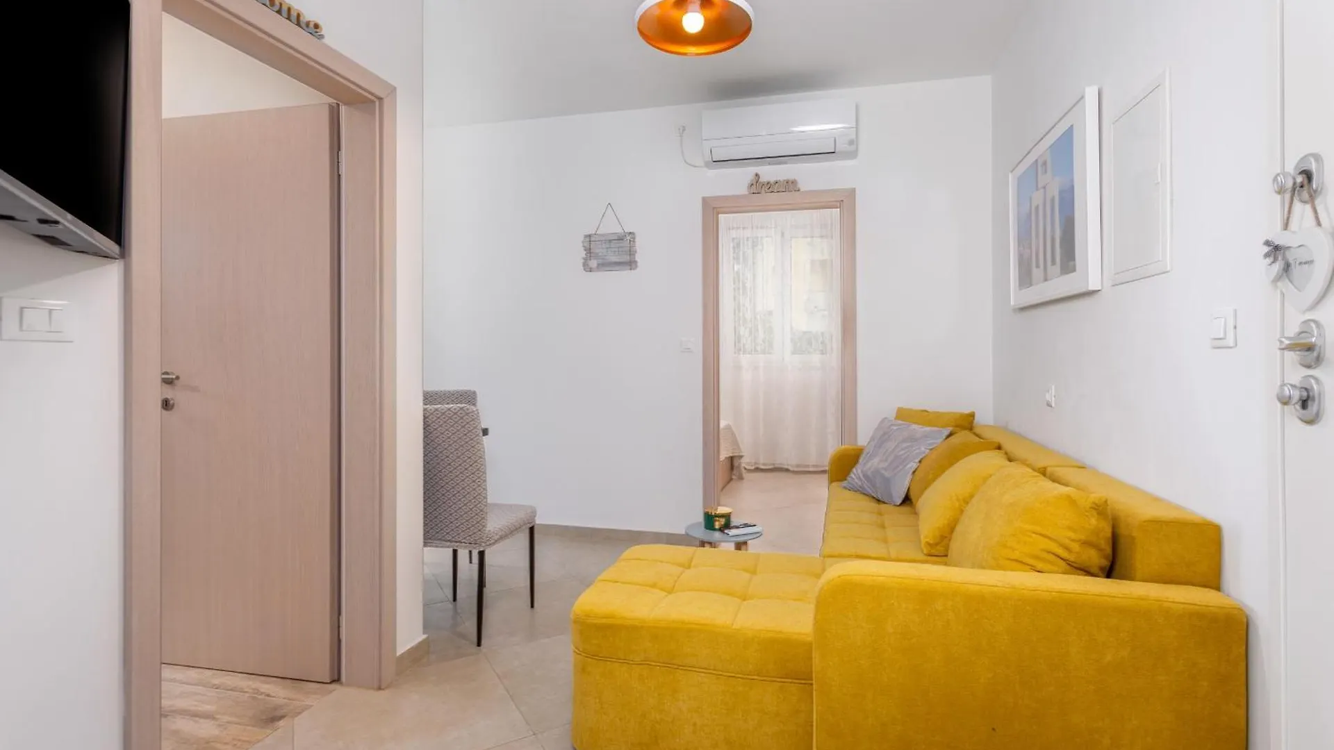 Divine Apartments Baska